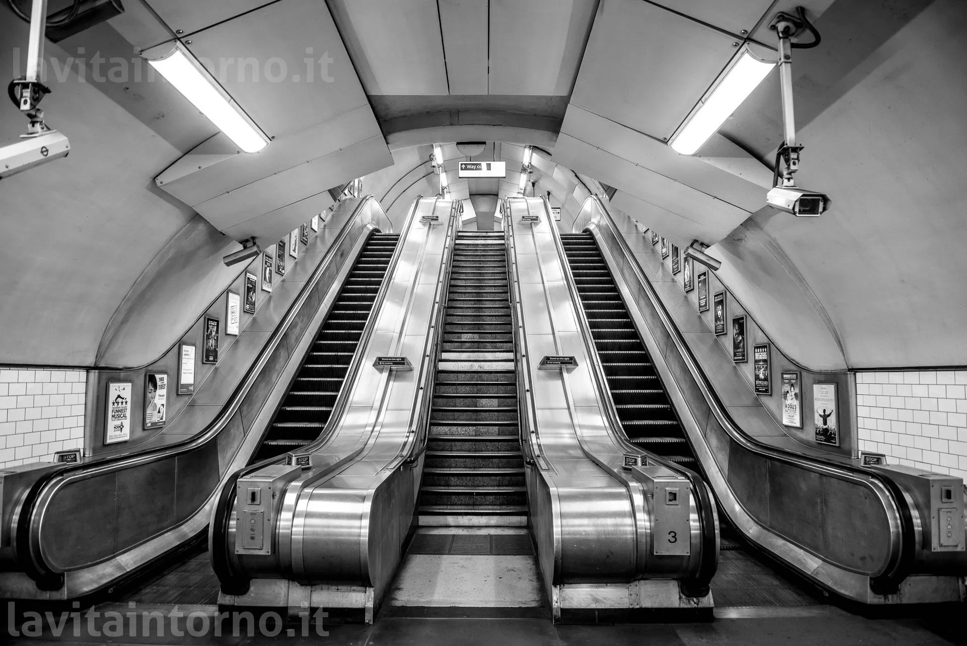 London - Underground #1
D800E
Nikkor 24-70 F/2.8G AF-S